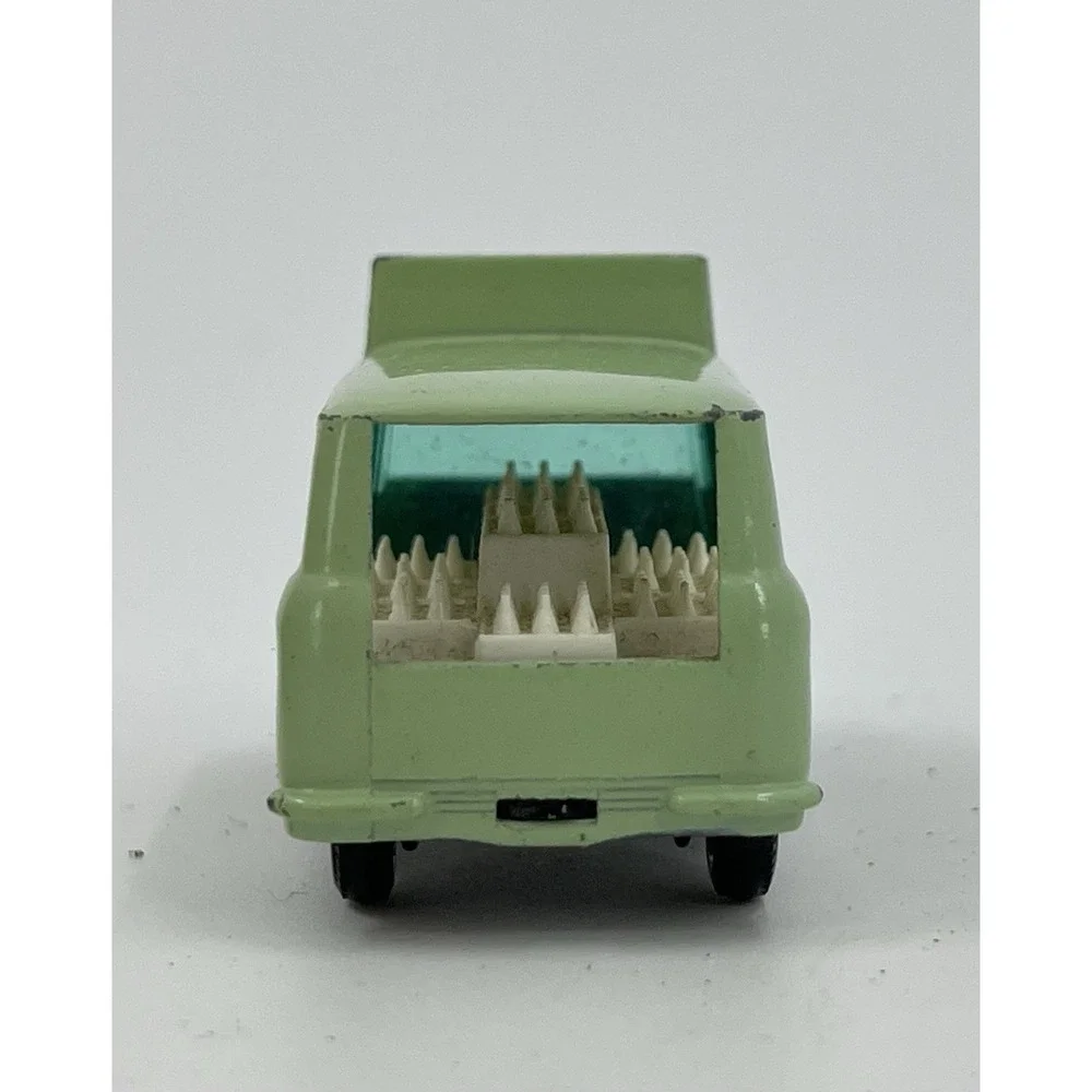 Matchbox Lesney No 21 Commer Bottle Float Milk Van in Butter Bean Green 1961 Vtg